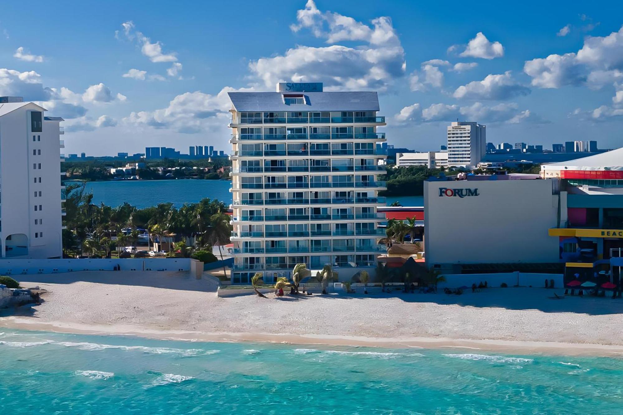 Paradise Beachfront & Nightlife Heart 칸쿤 외부 사진